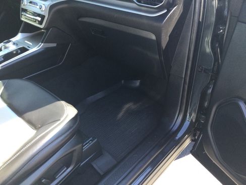 Used 2022 Ford Explorer XLT w/ Equipment Group 202A image 27