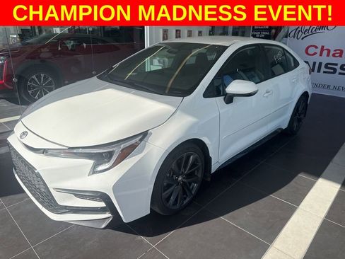 Used 2023 Toyota Corolla SE w/ Carpet Mat Package (TMS) image 5