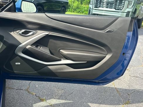 Used 2019 Chevrolet Camaro LT RWD image 15