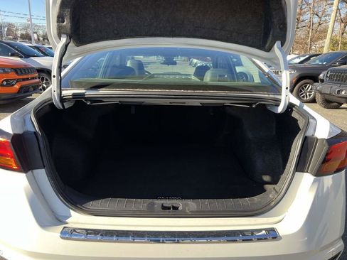 Used 2023 Nissan Altima 2.5 SR w/ SR Premium Package image 9