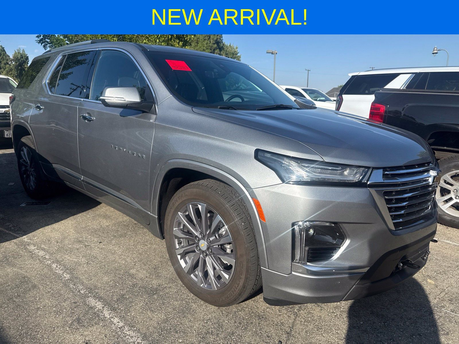 Used 2023 Chevrolet Traverse Premier AWD/4WD image 1
