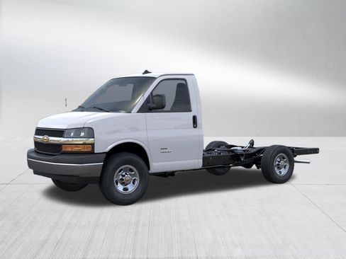 New 2025 Chevrolet Express 3500 w/ Power Convenience Package RWD image 2