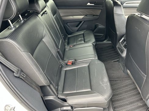 Used 2022 Volkswagen Atlas Cross Sport SE FWD image 11