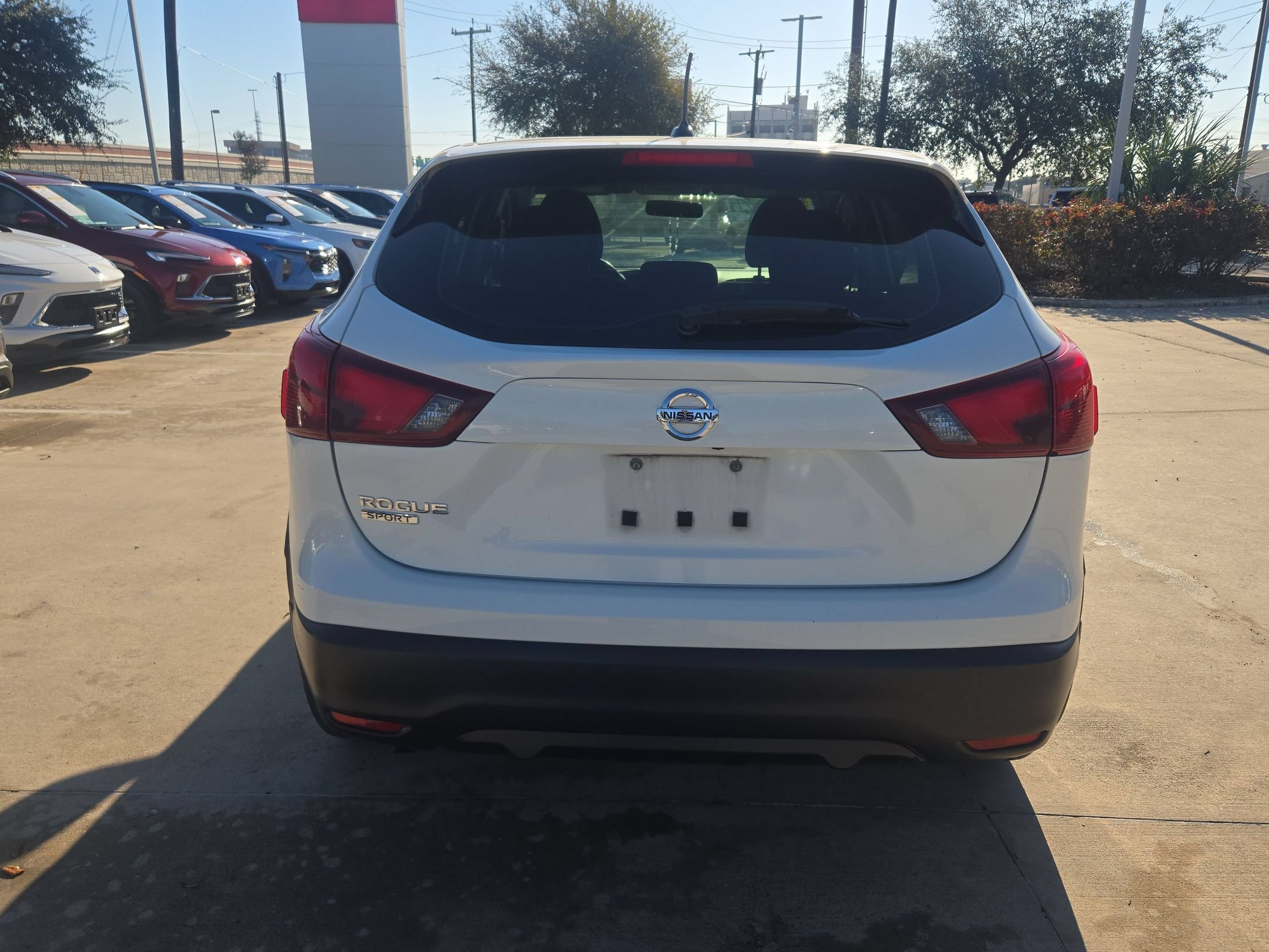 Used 2018 Nissan Rogue Sport S w/ S Appearance Package FWD image 4