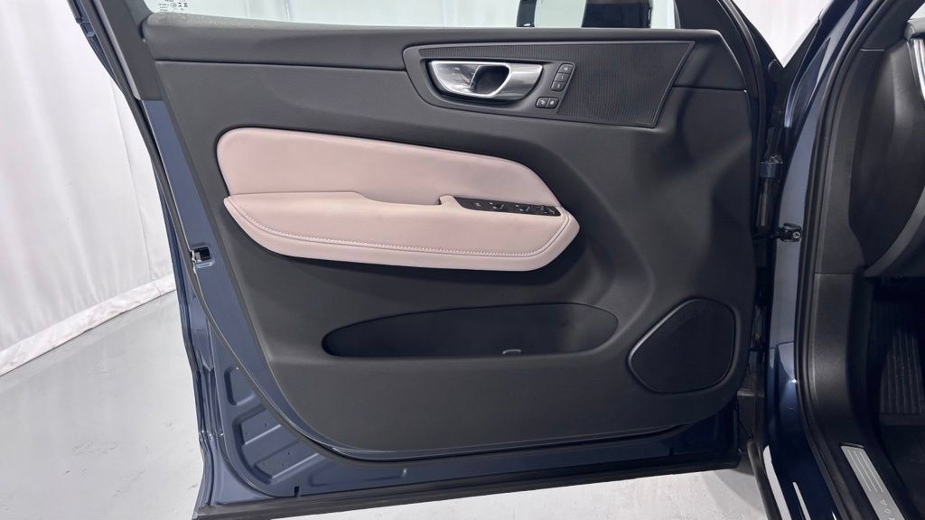 Certified 2026 Volvo XC60 B5 Plus AWD/4WD image 16