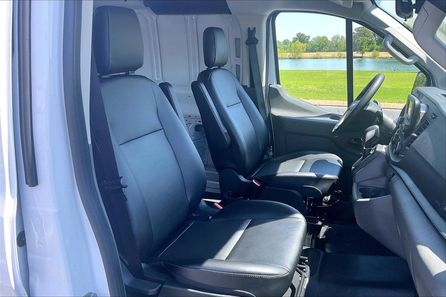 Used 2025 Ford Transit 150 Low Roof RWD image 8