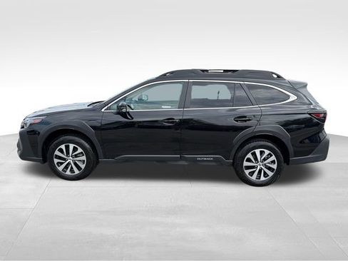 Certified 2025 Subaru Outback Premium AWD/4WD image 4