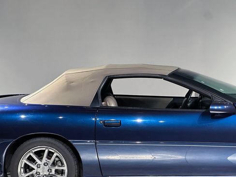Used 2002 Chevrolet Camaro Z28 w/ SS Performance/Appearance Pkg RWD image 89