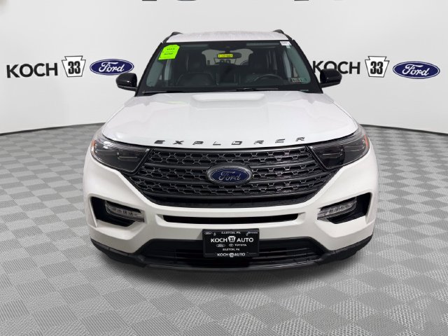 Used 2024 Ford Explorer XLT w/ Equipment Group 202A AWD/4WD image 2