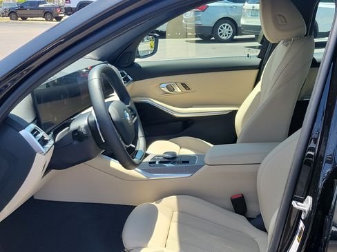 Used 2025 BMW 330i Sedan w/ Premium Package RWD image 21