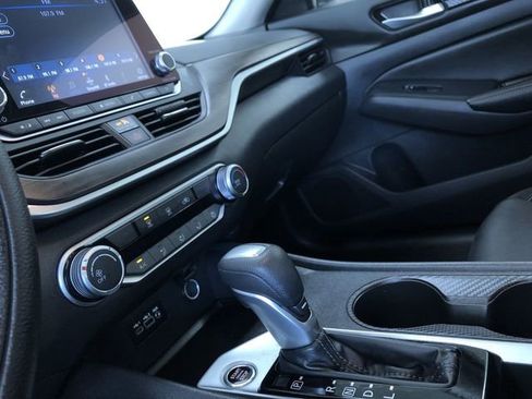 Used 2025 Nissan Altima 2.5 SV image 29