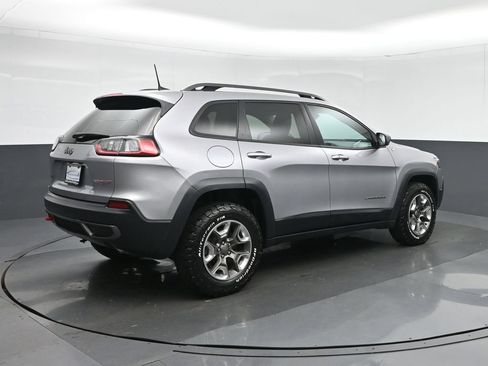 Used 2019 Jeep Cherokee Trailhawk AWD/4WD image 7