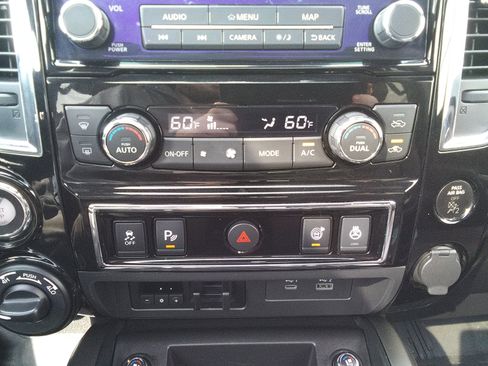 Used 2023 Nissan Titan Platinum Reserve w/ Moonroof Package image 20