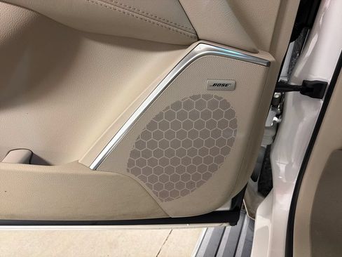 Used 2019 Cadillac Escalade Premium Luxury RWD image 25