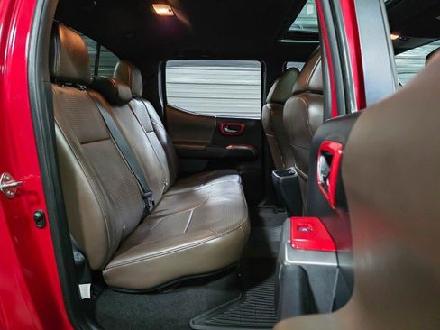 Used 2017 Toyota Tacoma Limited w/ Tow Package image 20