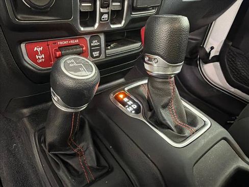 Used 2023 Jeep Gladiator Rubicon w/ LED Lighting Group AWD/4WD image 30