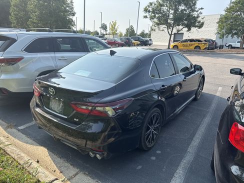 Used 2024 Toyota Camry SE FWD image 6
