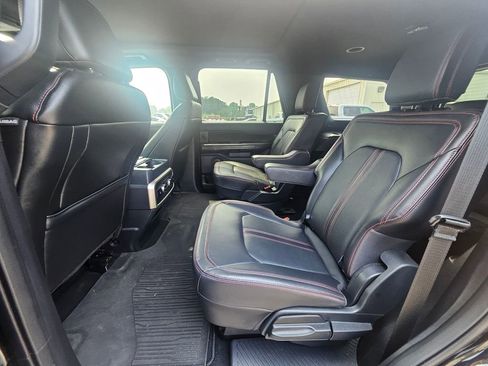 Used 2024 Ford Expedition Limited image 12