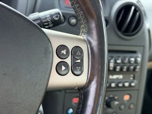 Used 2005 Pontiac Grand Prix GT w/ Comfort And Info Package image 9