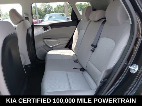 Certified 2025 Kia Soul LX w/ LX Technology Package FWD image 22