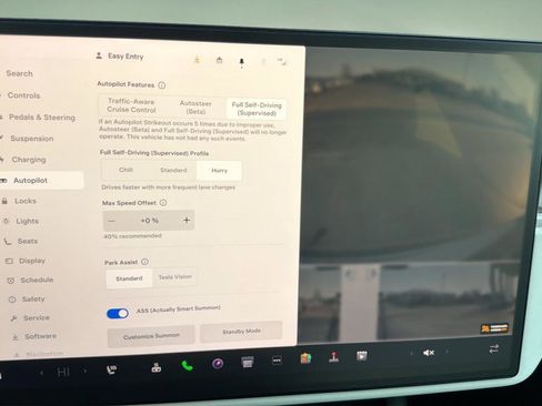 Used 2022 Tesla Model S Plaid image 25