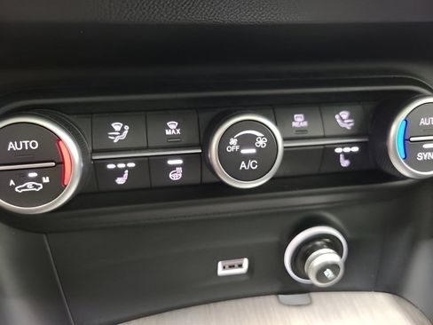 Used 2021 Alfa Romeo Stelvio Ti AWD/4WD image 35