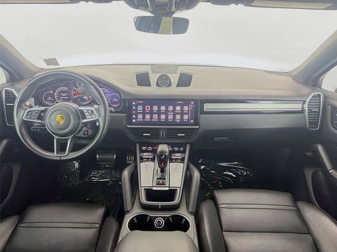 Certified 2023 Porsche Cayenne S AWD/4WD image 16