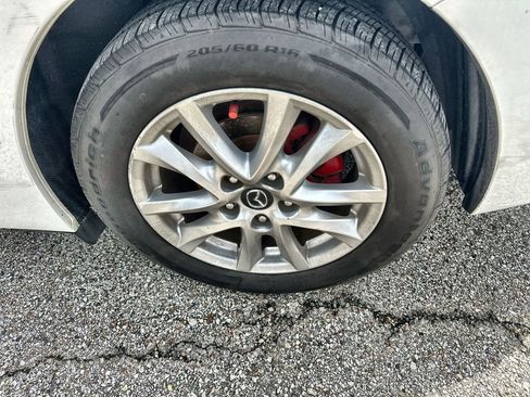 Used 2016 MAZDA MAZDA3 i Sport w/ Preferred Equipment Package image 7