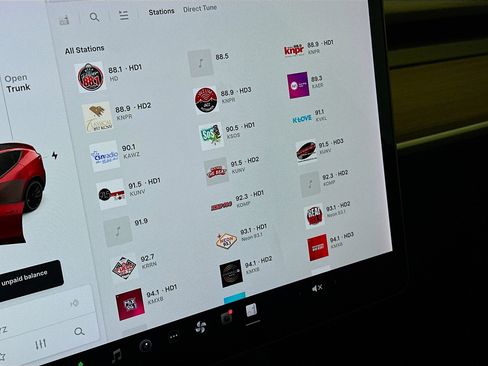 Used 2022 Tesla Model Y Performance image 19