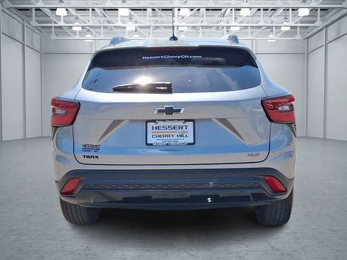 Certified 2024 Chevrolet Trax RS w/ Sunroof Package FWD image 6