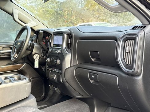 Used 2020 Chevrolet Silverado 1500 LT image 20