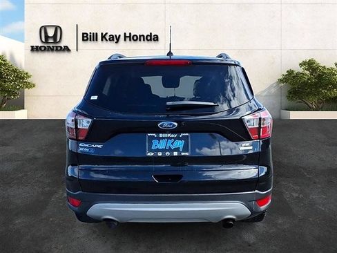 Used 2018 Ford Escape SE FWD image 4