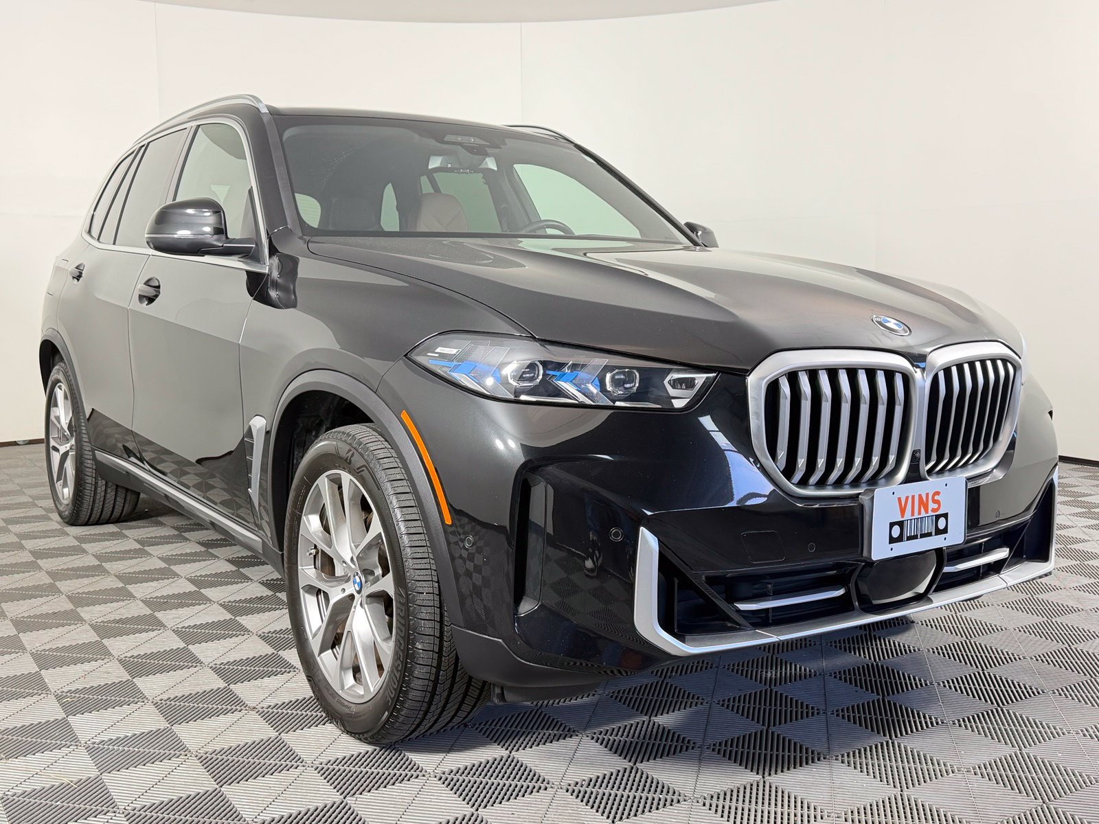 Used 2025 BMW X5 xDrive40i AWD/4WD image 1