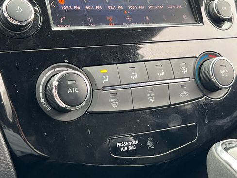 Used 2018 Nissan Rogue S image 21