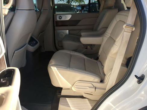 Used 2020 Lincoln Navigator Reserve w/ Luxury Package image 22