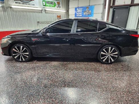 Used 2019 Nissan Altima 2.5 SR w/ SR Premium Package image 4