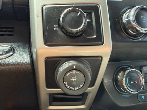 Used 2019 Ford F150 Lariat w/ Trailer Tow Package RWD image 31
