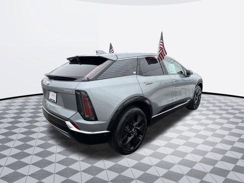 Certified 2025 Cadillac Optiq Luxury 1 w/ LPO, Floor Liner Package image 5