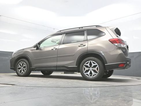 Used 2020 Subaru Forester Premium AWD/4WD image 38