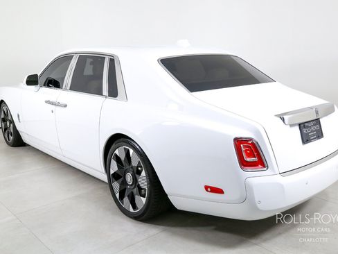Certified 2024 Rolls-Royce Phantom Sedan RWD image 8