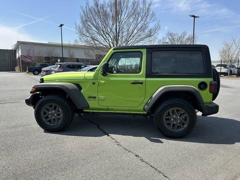Used 2025 Jeep Wrangler Sport image 5