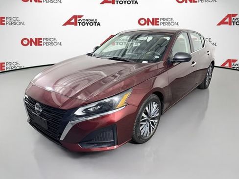 Used 2024 Nissan Altima 2.5 SV FWD image 3