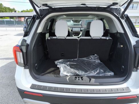 New 2026 Ford Explorer Platinum w/ LUX Leather Package AWD/4WD image 20