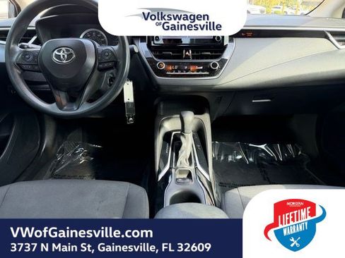 Used 2020 Toyota Corolla LE FWD image 12