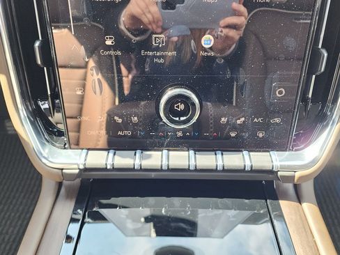 New 2026 GMC Yukon XL Denali Ultimate AWD/4WD image 36