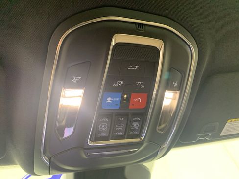 Used 2023 Jeep Grand Cherokee 4WD 4xe w/ Luxury Tech Group II image 28