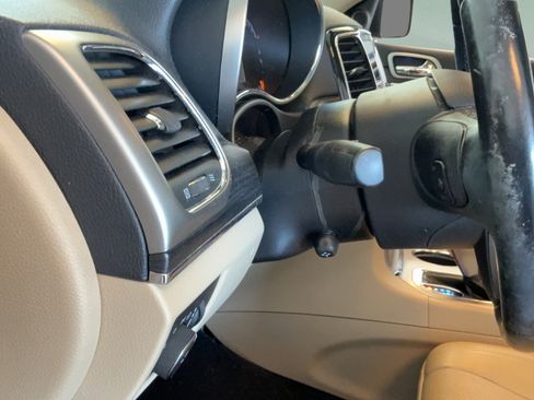 Used 2021 Jeep Grand Cherokee Limited RWD image 21