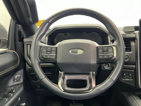 Used 2022 Ford Expedition Platinum image 19