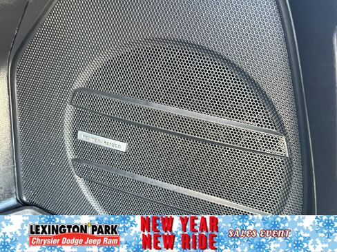 Used 2020 Subaru Ascent Limited w/ Technology Package image 12