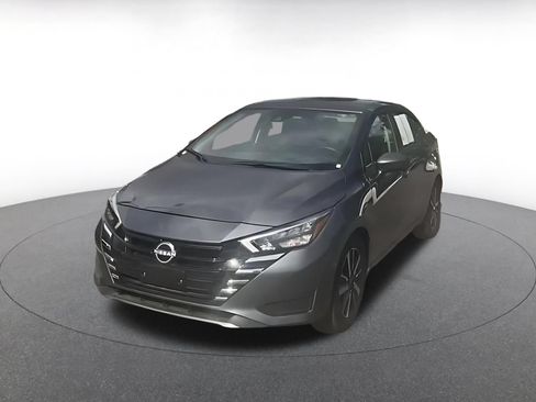Used 2025 Nissan Versa SV FWD image 7
